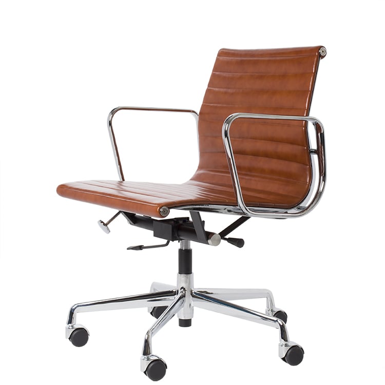 Charles Eames style, Bürostuhl EA117 Leder antiker