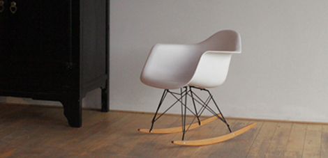 Eames RAR Schaukelstuhl, weiß, hergestellt in Deutschland
